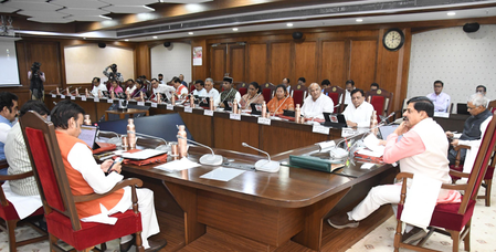 मध्य प्रदेश की कैबिनेट बैठक में खाई गई झालमुड़ी, सीएम ने केंद्रीय नेतृत्व को दी बधाई
